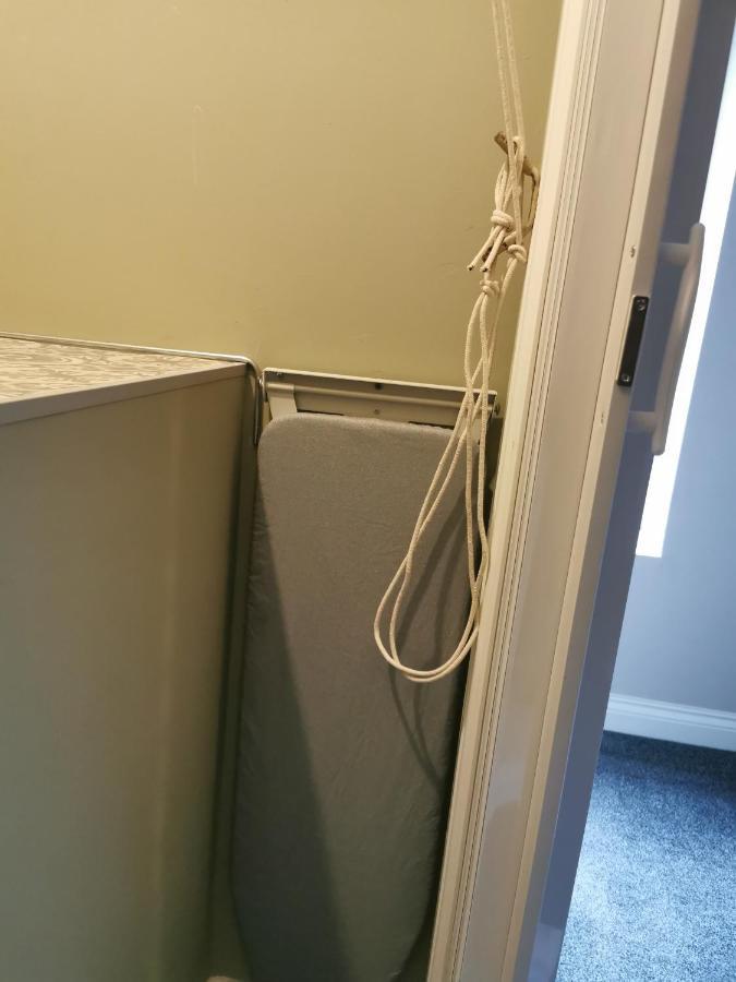 6 Dbl Bed, Central Huddersfield House Inc Parking Bagian luar foto